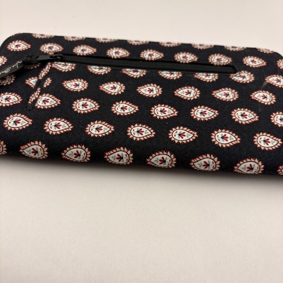 Vera Bradley Black & Red Paisley Zip Travel Organizer Passport Wallet Retired M - Picture 1 of 5
